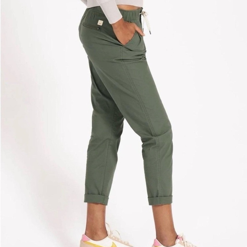 Vuori Women’s Olive Green Ripstop Drawstring Jogger Pants